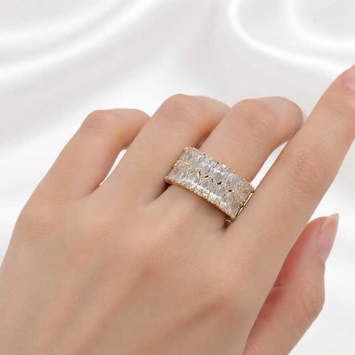 Orientální zlatý prsten krystal