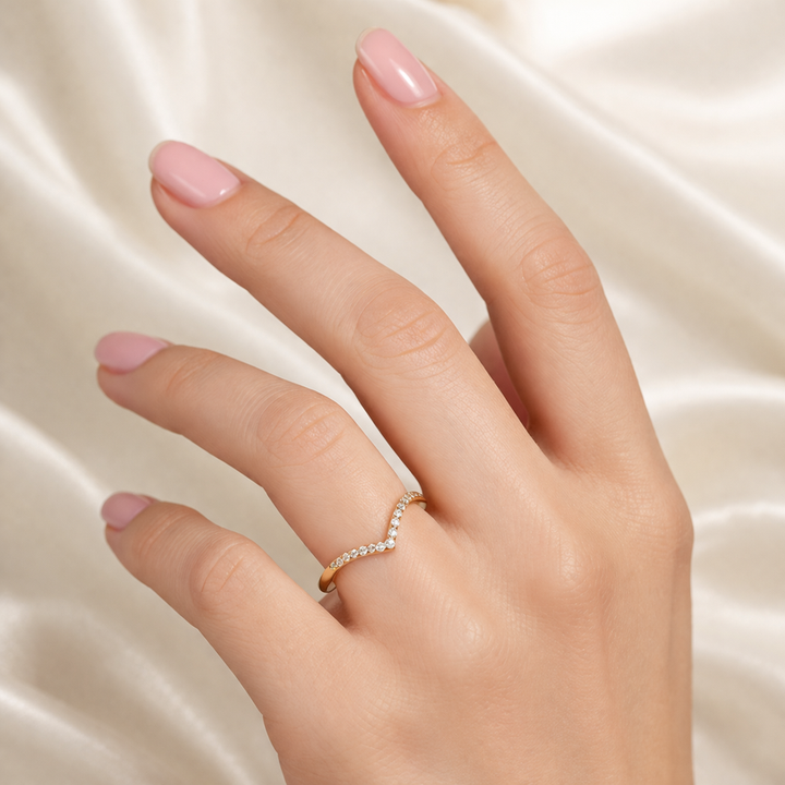 Zlatý prsten vlnová elegance