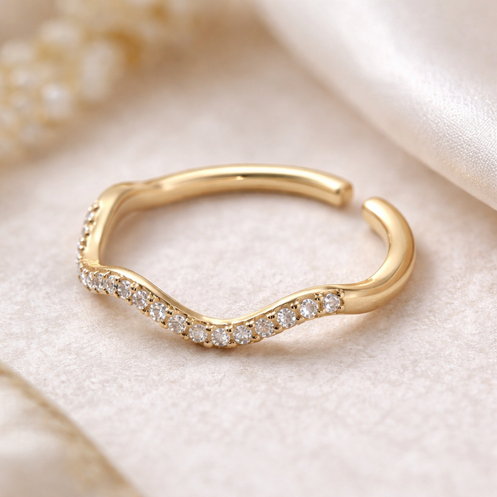 Zlatý prsten vlnová elegance