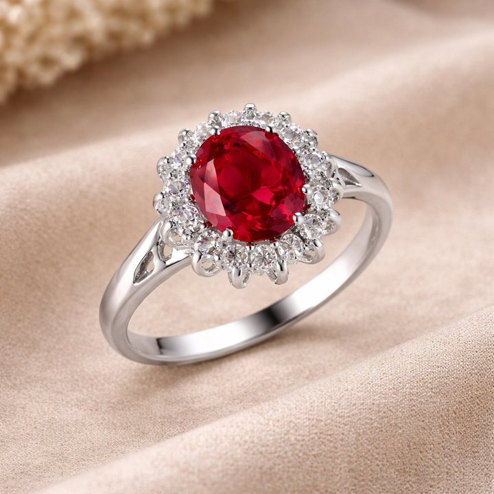 Klassieke Ring met Robijn en Witte Gouden Krans