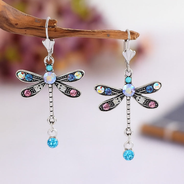 Elegantní gravírované náušnice vážka