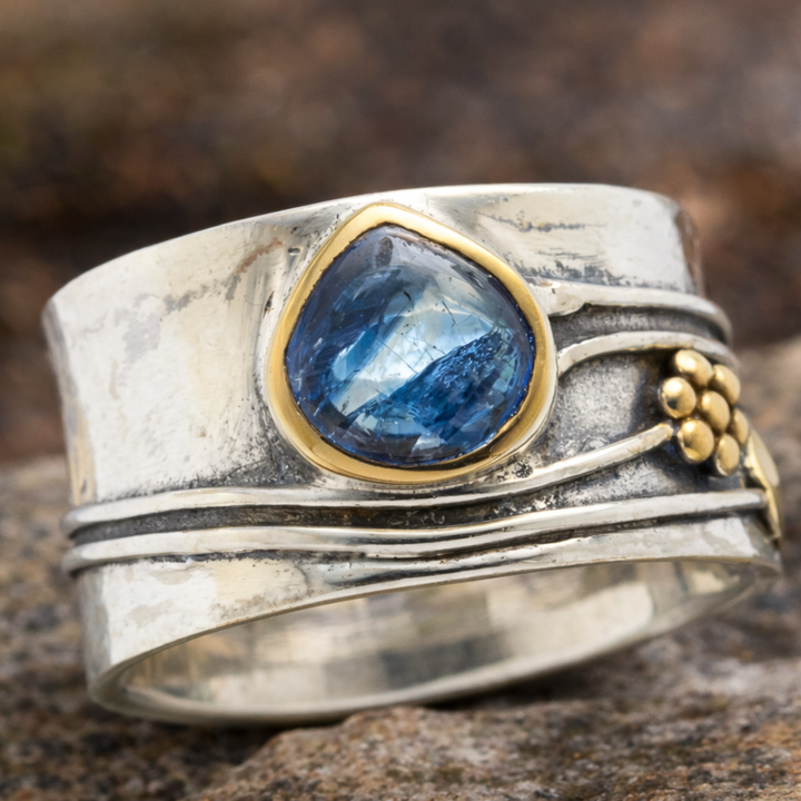 Meditační prsten s drahokamem