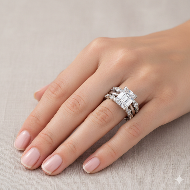 Třpytivý stříbrný prsten zirkonie vrstvy