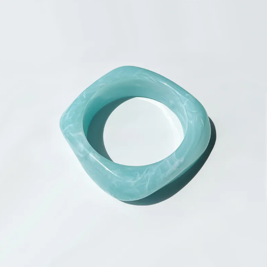 Barevný čtvercový akrylový náramek