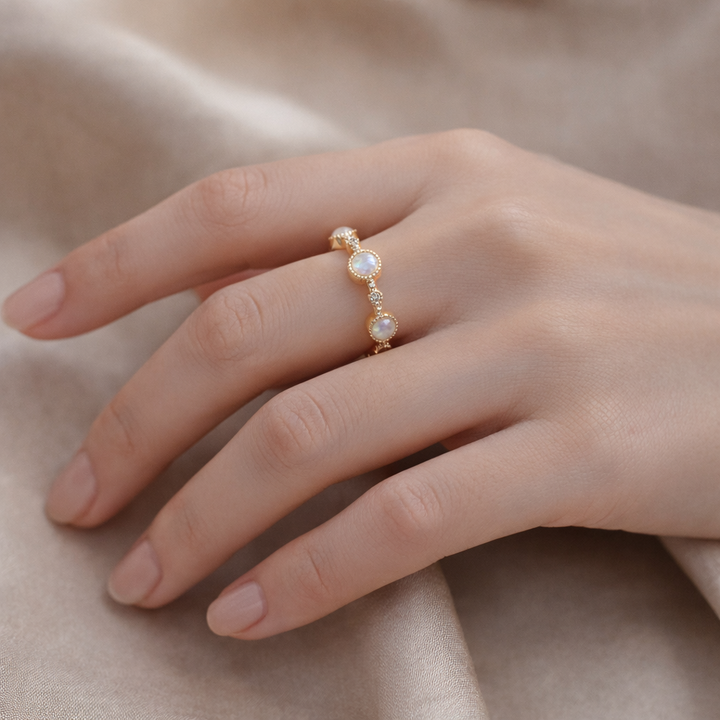 Nastavitelný zlatý prsten jemné kameny