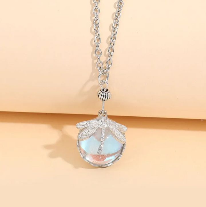 Retro náhrdelník vážka zelený krystal