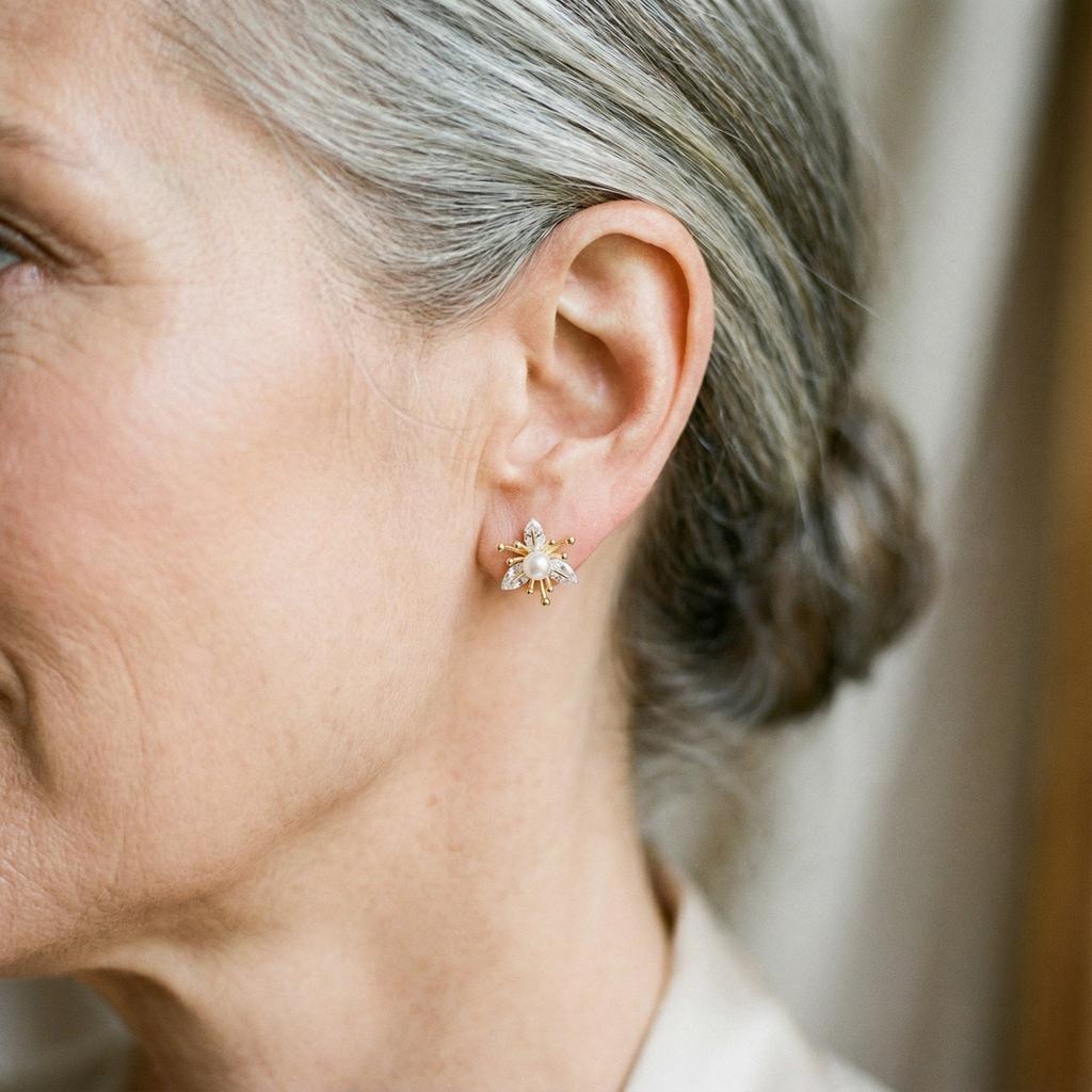 Visací náušnice květina krystaly perleť