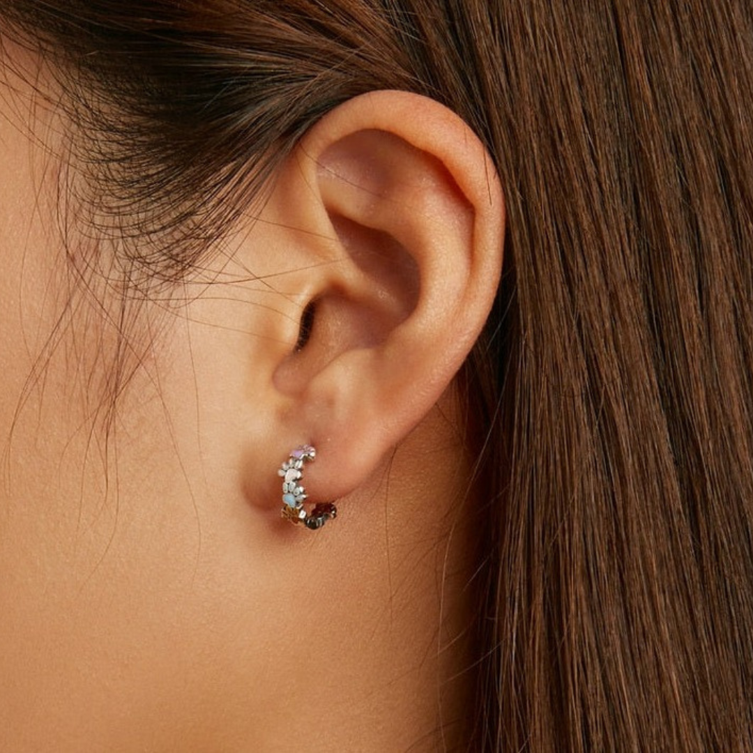 Barevné stříbrné náušnice tlapky