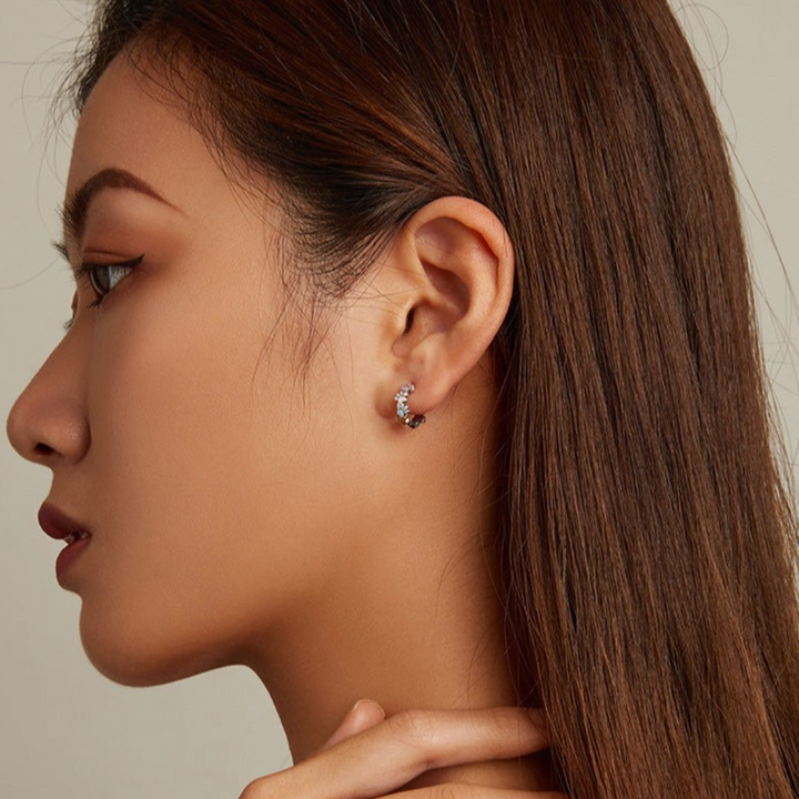 Barevné stříbrné náušnice tlapky