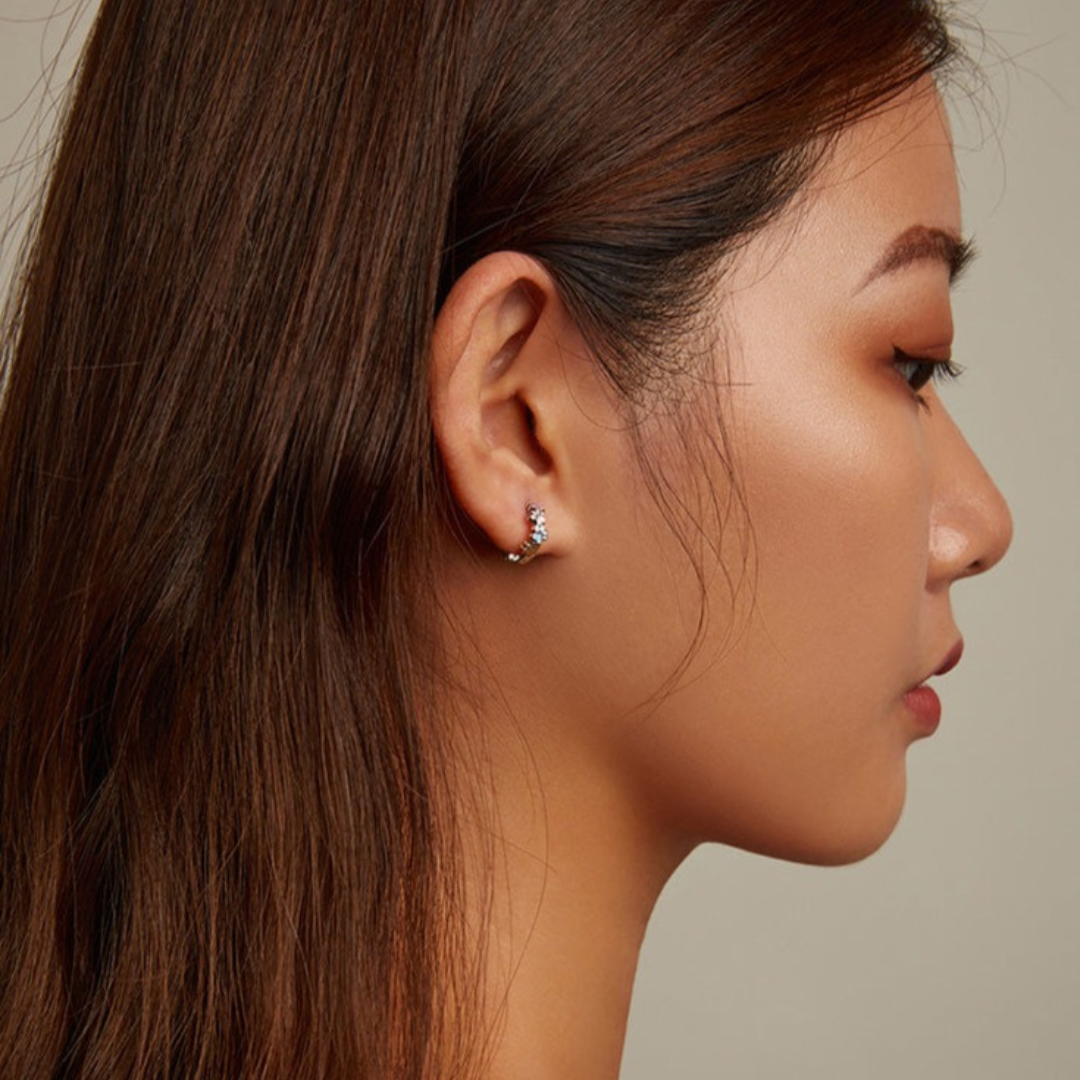 Barevné stříbrné náušnice tlapky