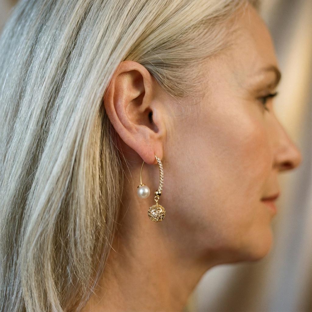 Retro visací zlaté náušnice sedmikrásky