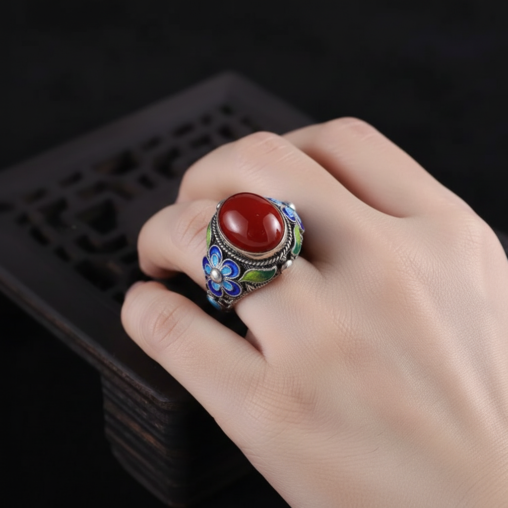 Nastavitelný stříbrný prsten červený kámen