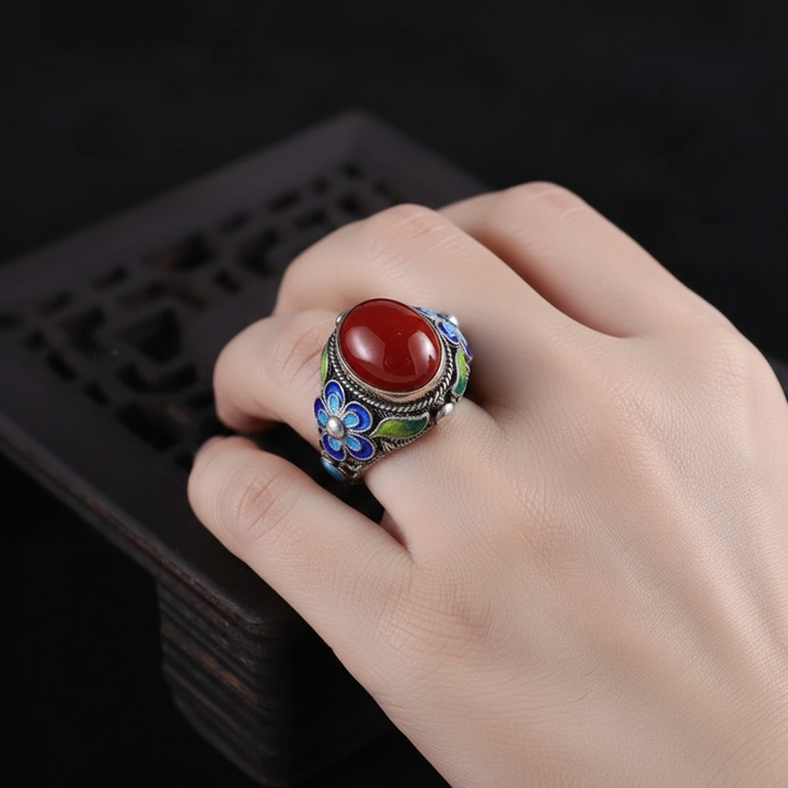 Nastavitelný stříbrný prsten červený kámen