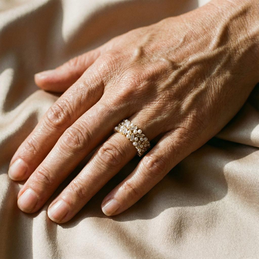 Nastavitelný retro prsten perly zlaté krystaly