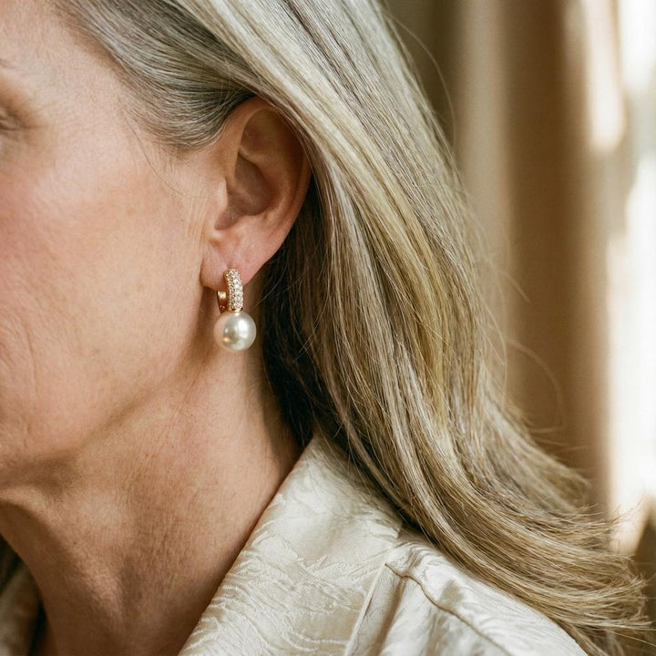 Perlové náušnice se strasem