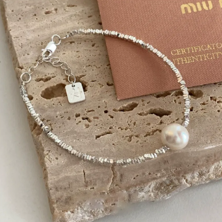 Čtvercový stříbrný náramek láska