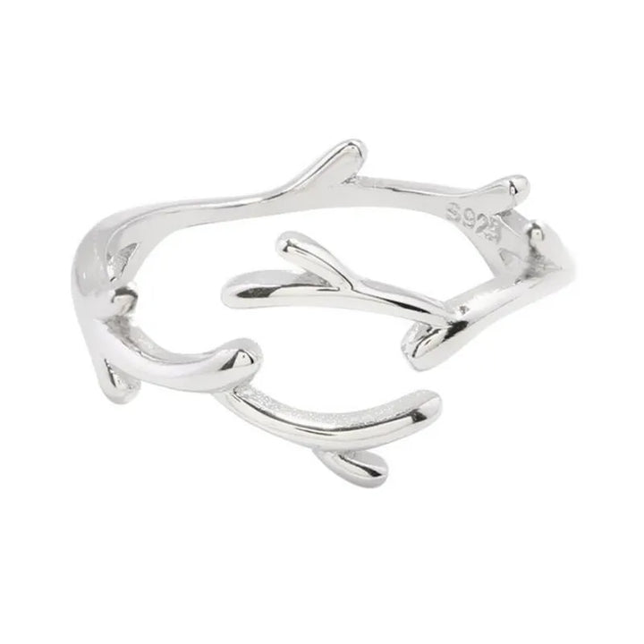 Stříbrný prsten větev