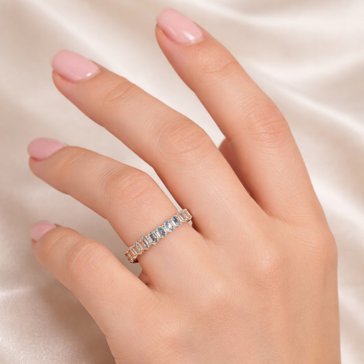 Zlatý prsten modrý lesk