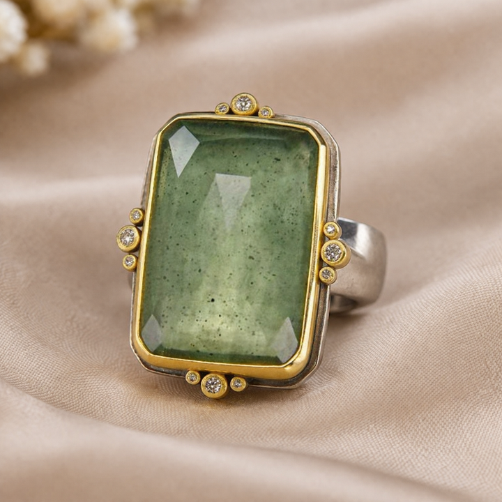 Zlatý prsten zelený lesk