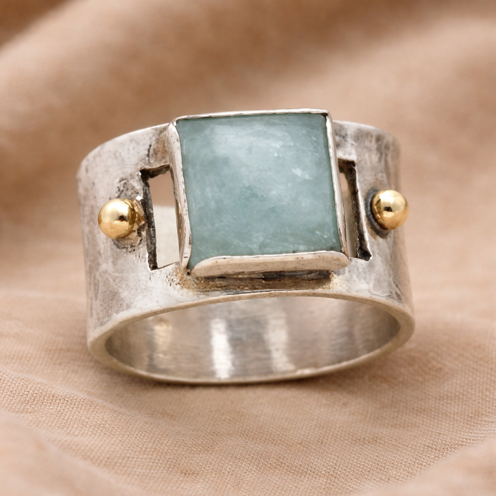 Vintage prsten zelený měsíční kámen